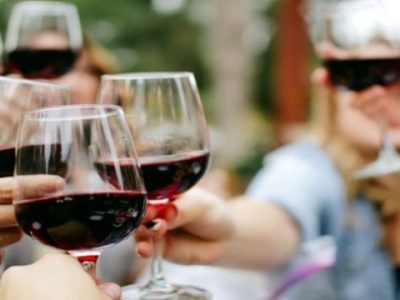 Noche de las Vinotecas en Tres de Febrero con degustaciones y&nbsp;promociones