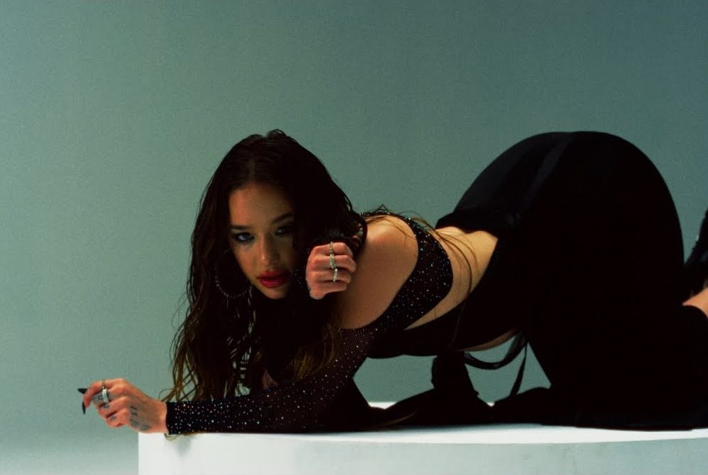 Ángela Torres le abre las puertas al pop con&nbsp;«Castigo»