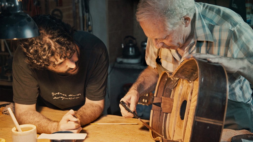 Llega “El sonido de antes”, un film sobre la pasión por la guitarra y por el sonido de&nbsp;Gardel
