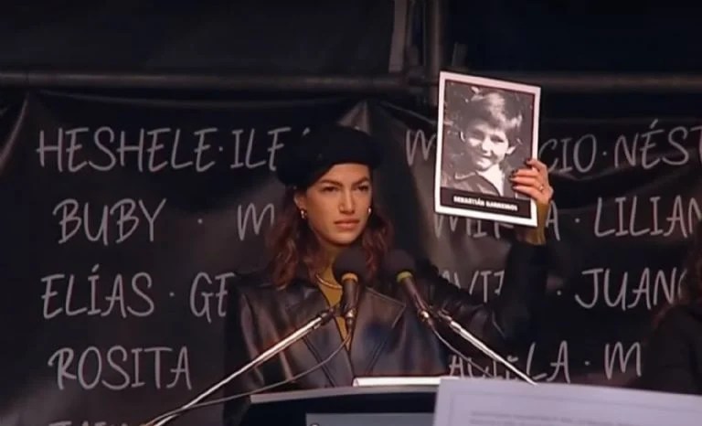 El discurso de Stefi Roitman a 30 años del atentado en la AMIA: «Forma parte de mi&nbsp;identidad»