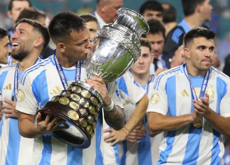 La Selección Argentina vuelve a Argentina tras consagrarse campeona de la Copa América&nbsp;2024