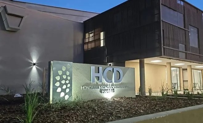 El libro «La Sombra de mi Nombre» de Irina Santroni se presenta en el HCD de Escobar