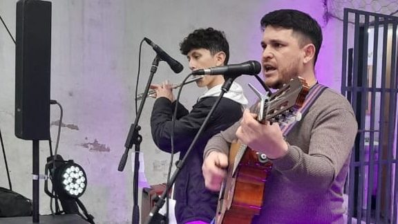 Villa La Ñata disfrutó de una nueva edición del ciclo Domingos de Peña