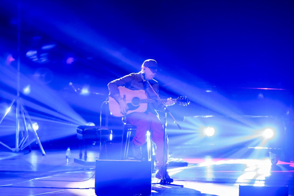 Emotiva celebración a la palabra poética del Indio Solari en la Sala&nbsp;Ginastera