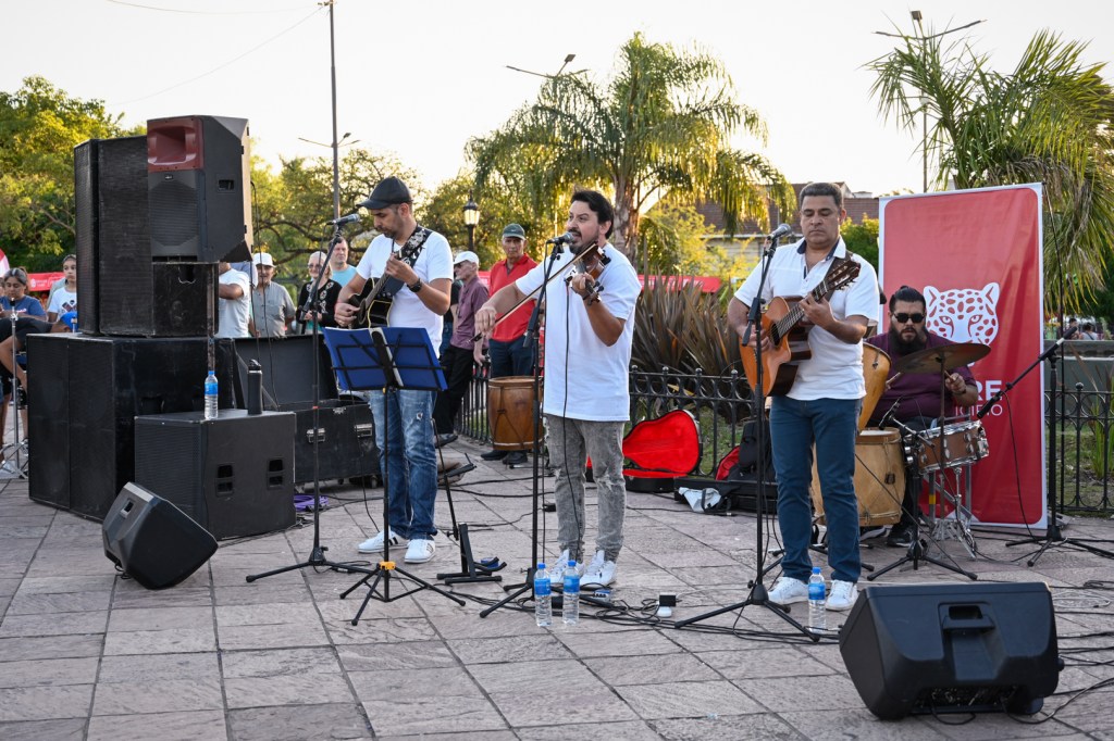 Con un emotivo encuentro, la comunidad disfrutó de una nueva edición el ciclo “Domingos de Peña” en El&nbsp;Talar