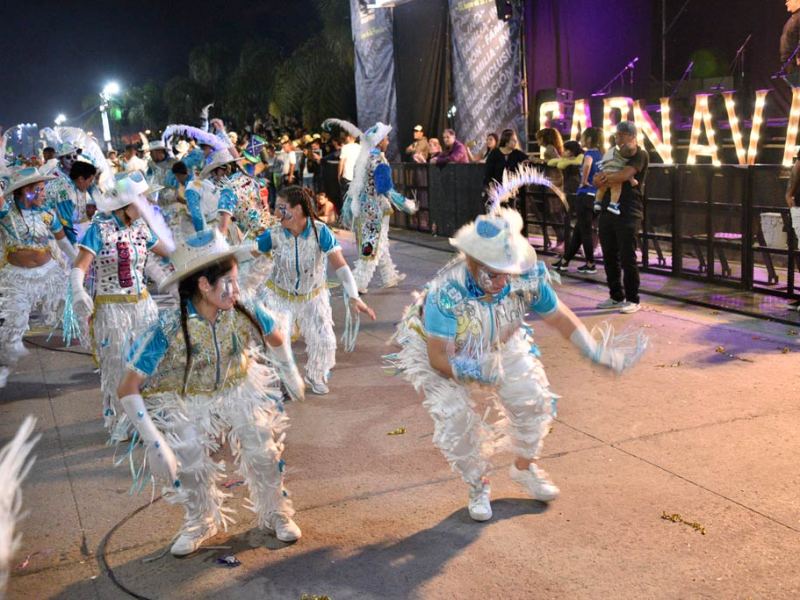 Noche de corsos en Malvinas&nbsp;Argentinas