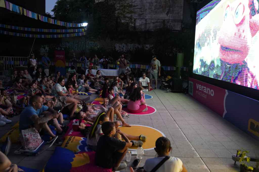 Verano en los barrios: la Ciudad organiza actividades culturales para disfrutar en familia