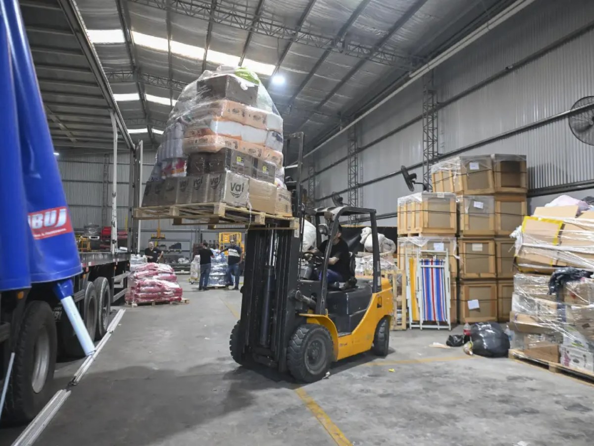 Más de 10 toneladas de donaciones partieron desde Malvinas Argentinas hacia Bahía&nbsp;Blanca