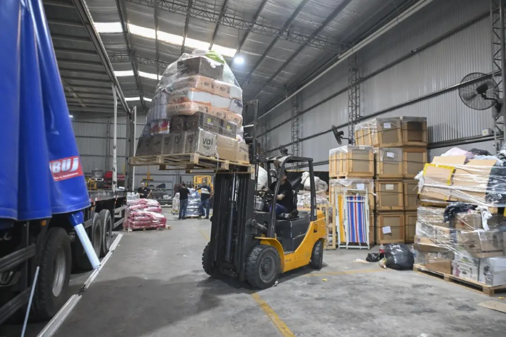 Más de 10 toneladas de donaciones partieron desde Malvinas Argentinas hacia Bahía&nbsp;Blanca