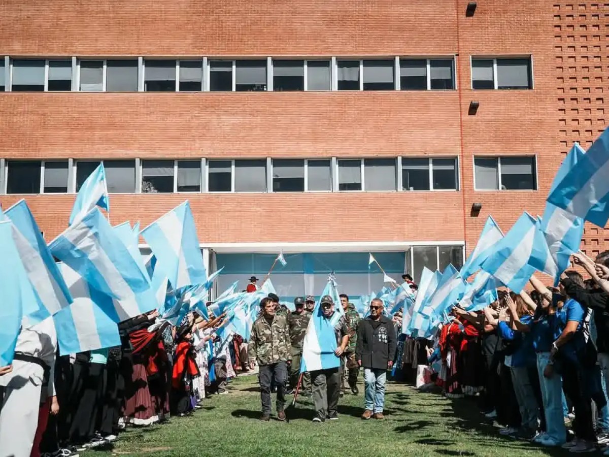 Malvinas argentinas homenajeó a los héroes de Malvinas en su 43°&nbsp;aniversario