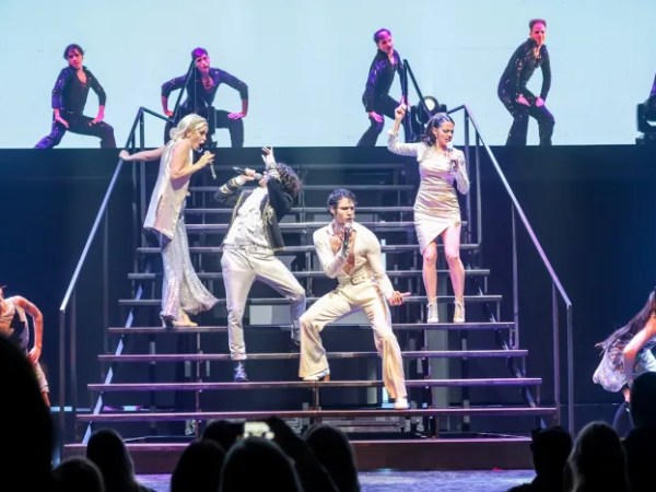 Se estrenó «Sandro, el Gran Show», una obra para vibrar con la música del ícono&nbsp;argentino