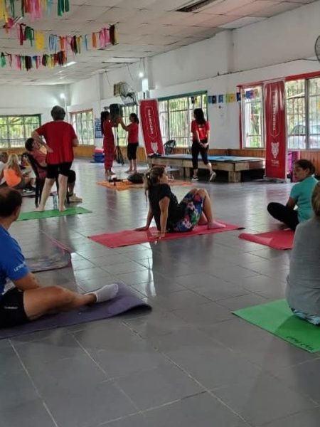 Vecinos y vecinas disfrutaron del primer encuentro de yoga del Municipio de Tigre de este&nbsp;2025